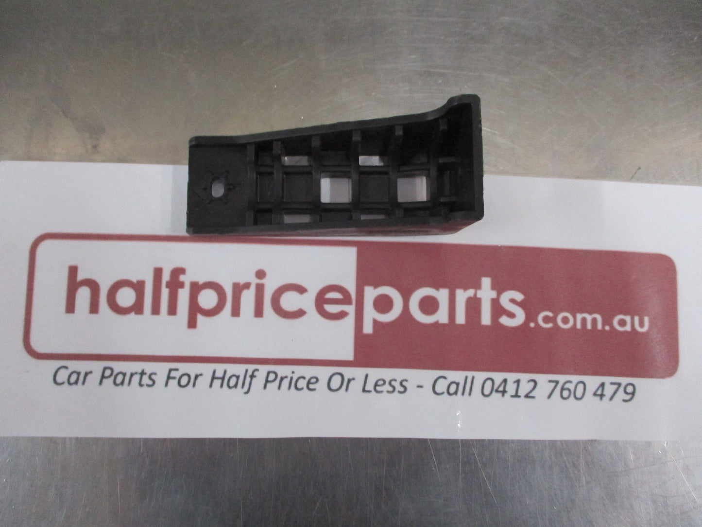 Hyundai I20 Genuine Lower Rear Bumper Bar Reo Bracket New Part