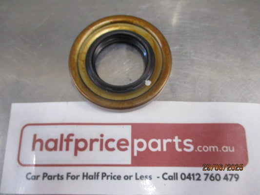 Mitsubishi Pajero/Triton Genuine Diff Side Outer Oil Seal Front New Part