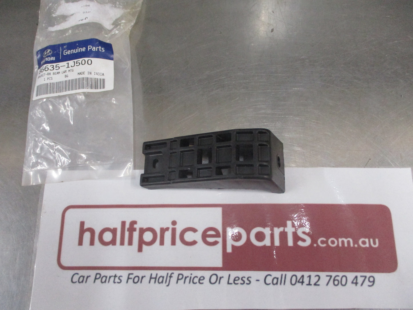 Hyundai I20 Genuine Lower Rear Bumper Bar Reo Bracket New Part