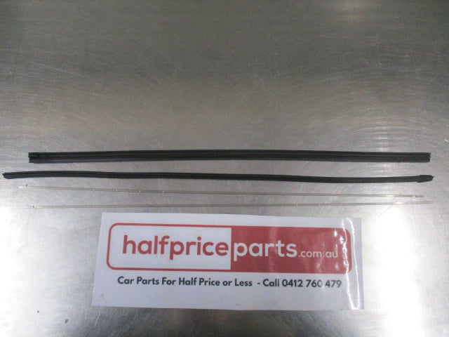 Mitsubishi Triton Genuine Windscreen Wiper Blade Insert Set New Part