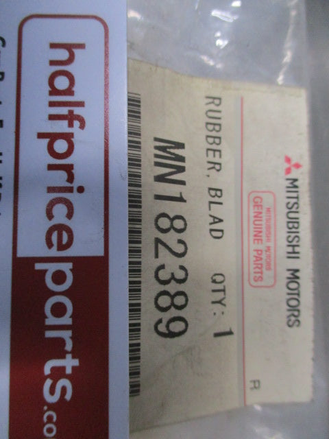 Mitsubishi Grandis Genuine Front Windscreen Wiper Blade Rubber Refill New Part