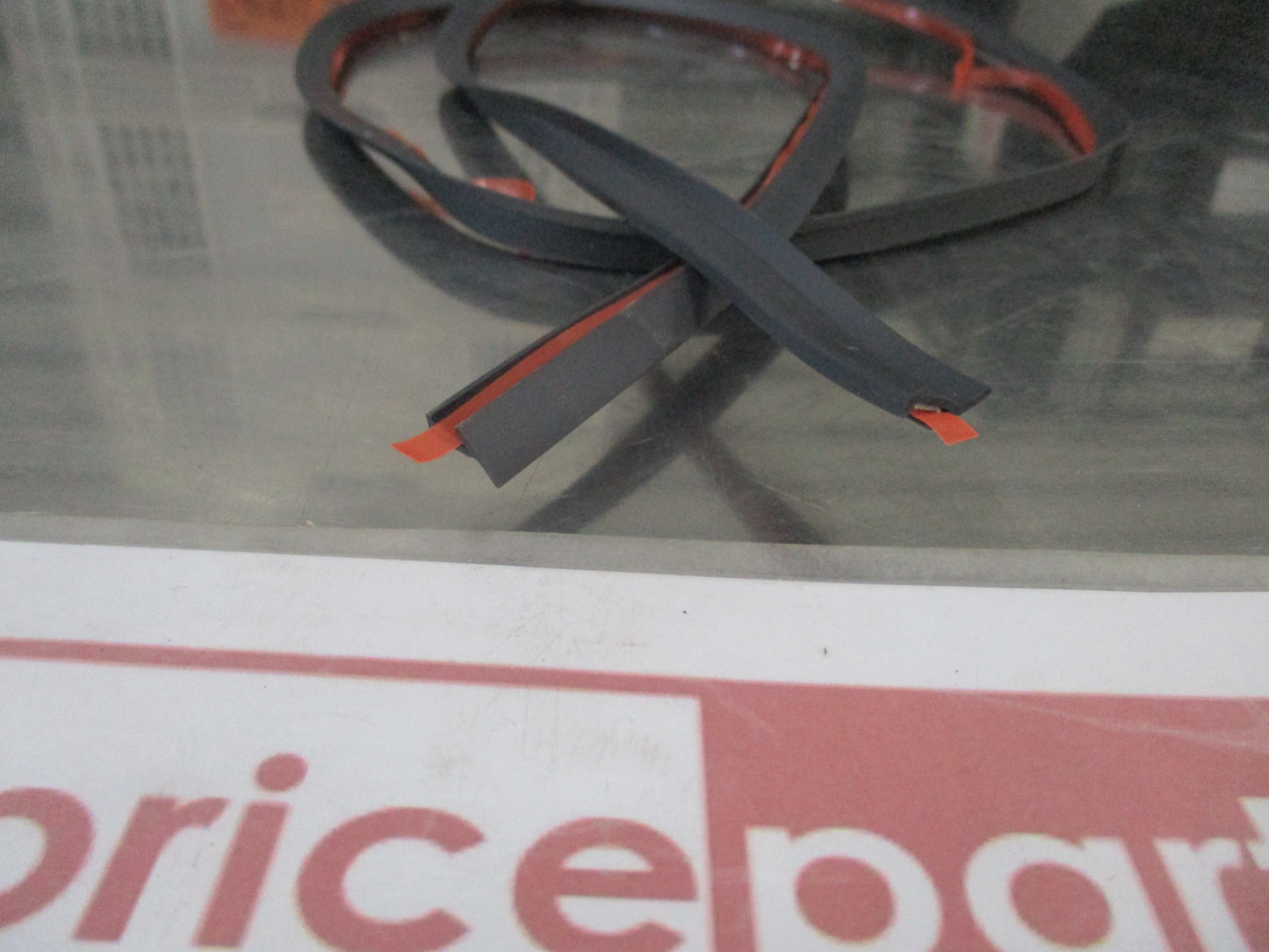 Isuzu D-max/RC Colorado/Rodeo Genuine Front Flare Seal New Part