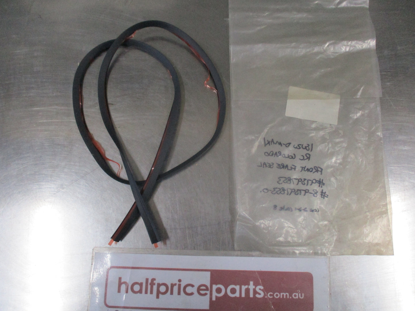 Isuzu D-max/RC Colorado/Rodeo Genuine Front Flare Seal New Part