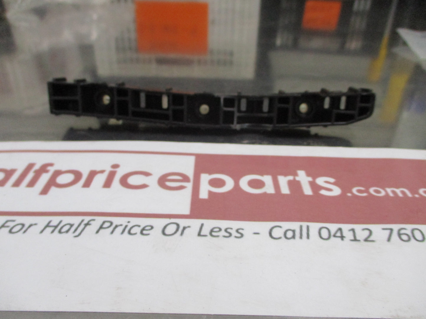 Hyundai i20 Genuine Right Hand Front Bumper Bracket New Part
