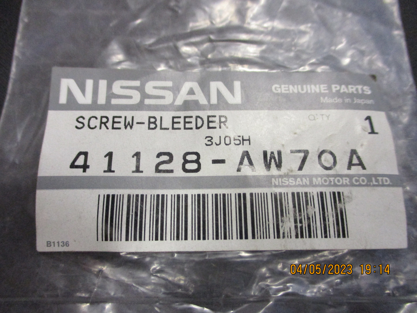Nissan Genuine Passenger Or Drivers Side Brake Bleeder Screw New Part
