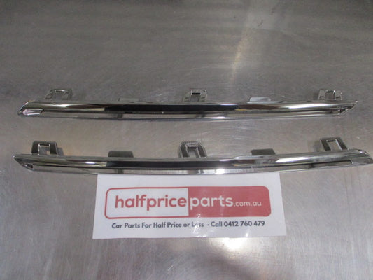 Renault Megane Genuine Front Bumper Chrome Spoiler Pair New Part