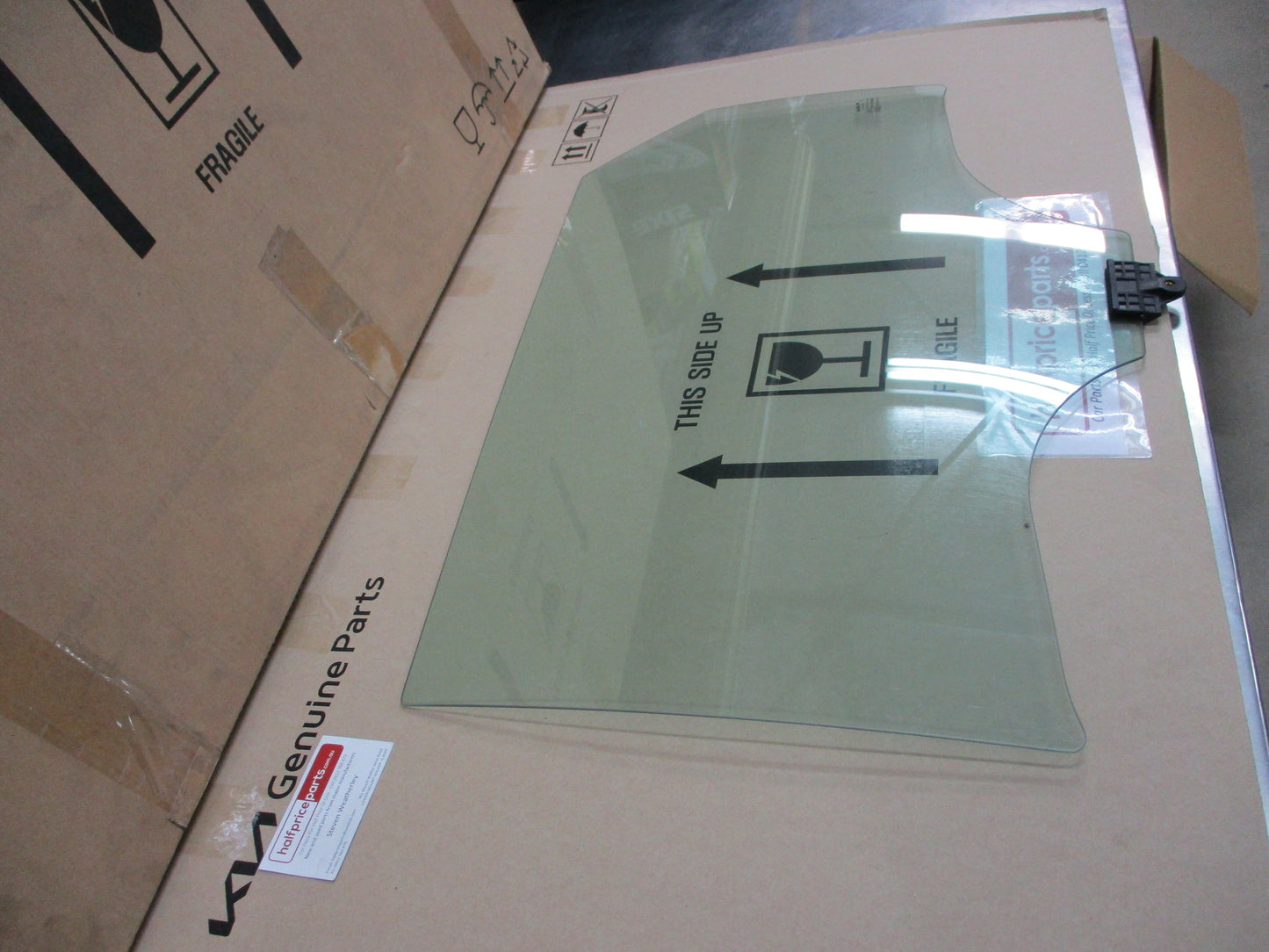 Kia GT-Line/Seltos Genuine Passenger Rear Door Window Glass New Part