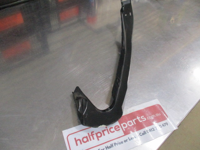 Mitsubishi Magna/Verada Genuine Front Bumper Right Hand Upper Support Bracket New Part