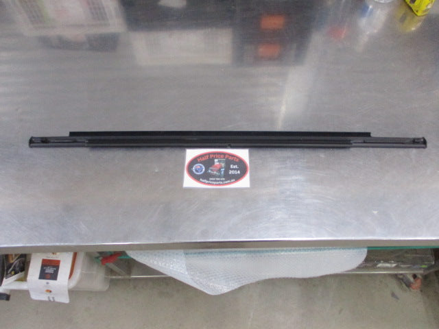 Mitsubishi Outlander Genuine Front Right Window-B Belt Moulding New Part