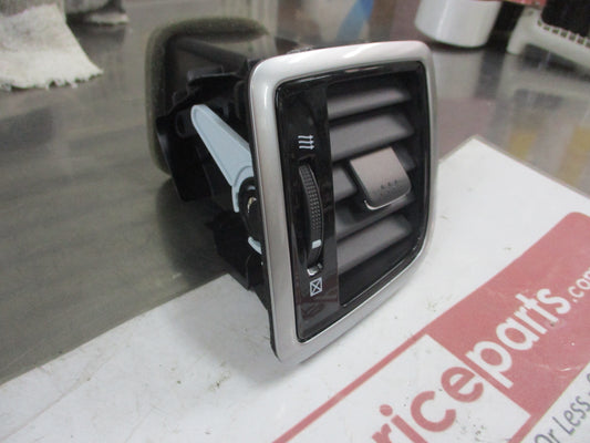 Honda Odyssey Genuine Drivers Front Air Vent Assembly New Part