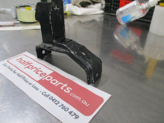 Mitsubishi Lancer/Colt/Mirage Genuine Rear Bumper Cover Support Bracket New Part