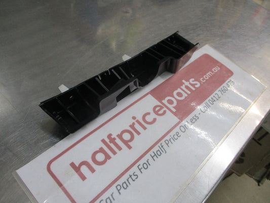 Hyundai Sonata/Hybird Genuine Right Hand Front Side Bumper Retainer New Part