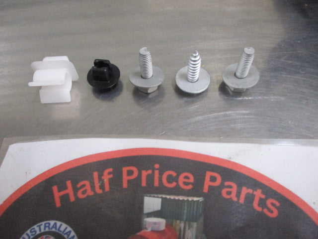Mitsubishi Lancer Genuine Right Hand Head Light (Drivers) New Part.