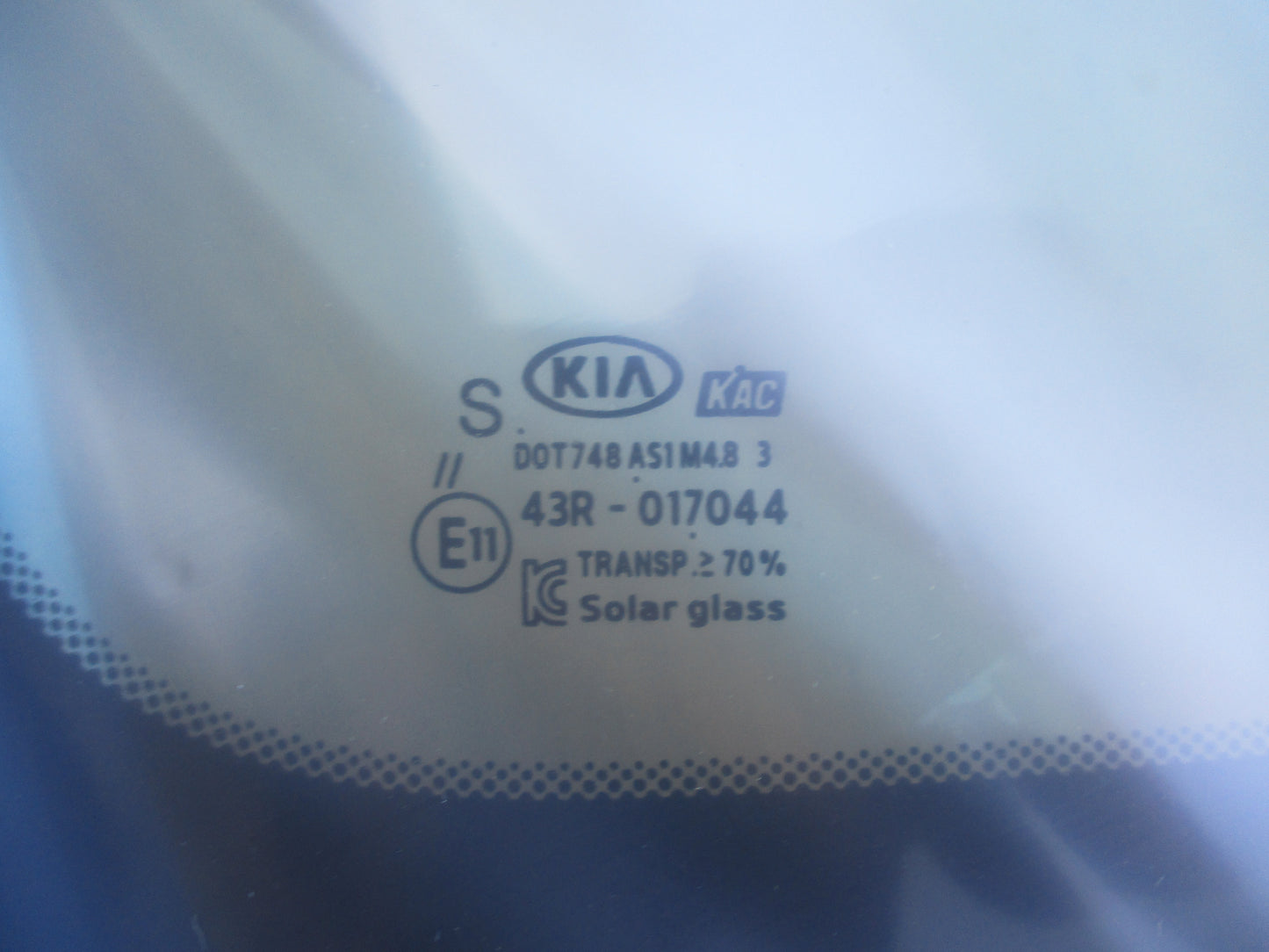 Kia Carnival Genuine Windscreen Glass W/ Camera Bracket New