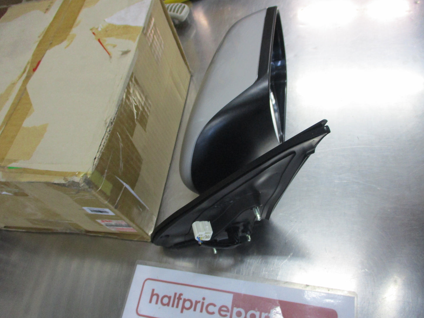 Suzuki Grand Vitara Genuine Drivers Outer Electric Mirror Assebmly With (Factroy Silver Mirror Scalp) New Part .