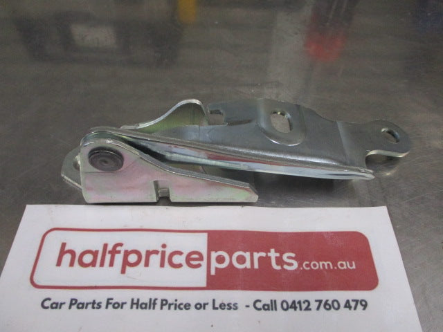 Mitsubishi Pajero Genuine Right Hand Bonnet Hinge New Part