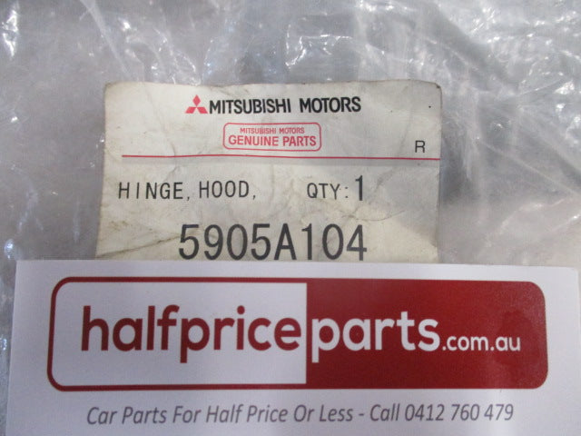 Mitsubishi Pajero Genuine Right Hand Bonnet Hinge New Part