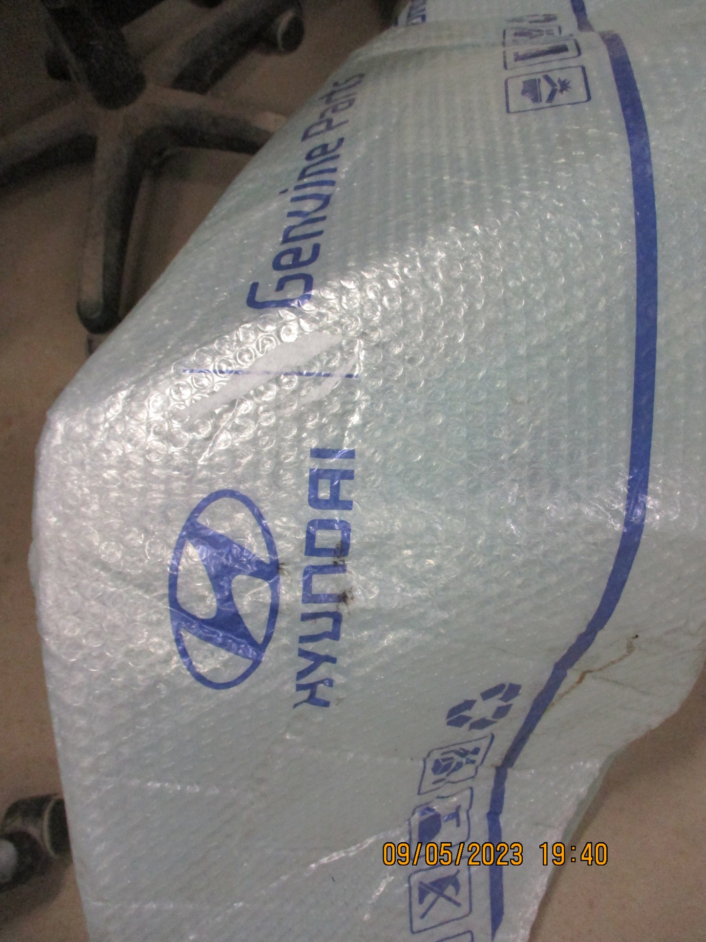 Hyundai Tucson Genuine Upper Rear Bumper Bar Cover New Part