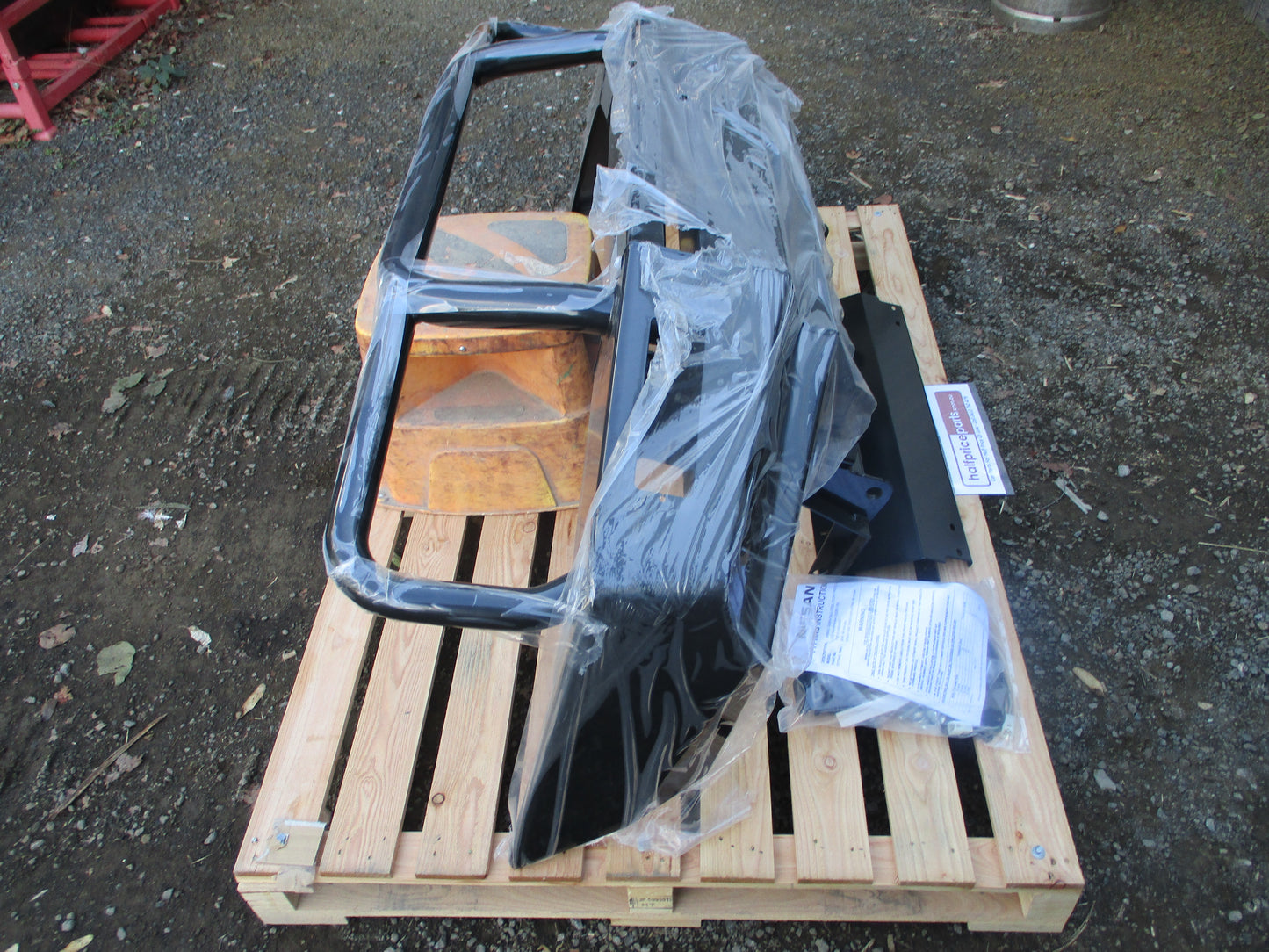 Nissan Navara D22T 4X2 Genuine Steel Bull Bar Kit With Indicators New Part