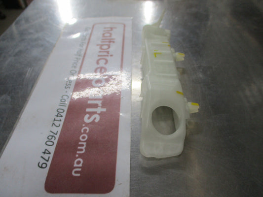 Hyundai Elantra Genuine Left Hand Front Bumper Side Bracket New Part