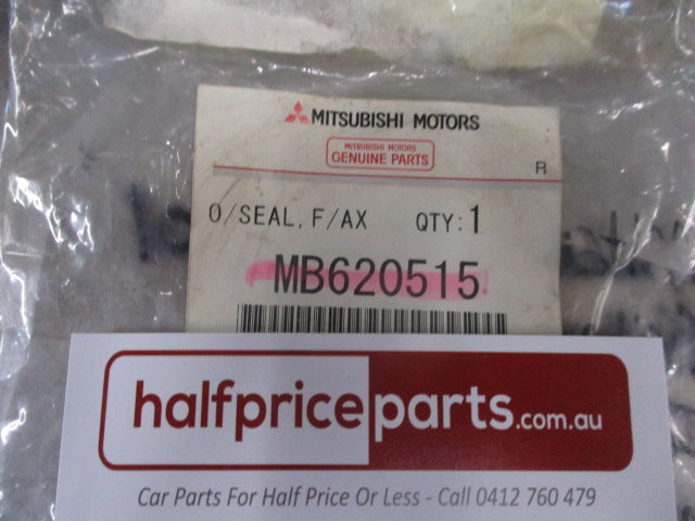 Mitsubishi Pajero/Triton Genuine Freewheel Clutch Oil Seal New Part