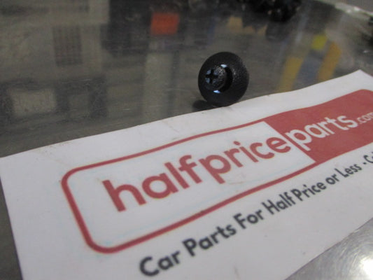 Mitsubishi Evolution/Eclipse/Lancer/Outlander/Magna/Galant Genuine Undertray Clip New Part