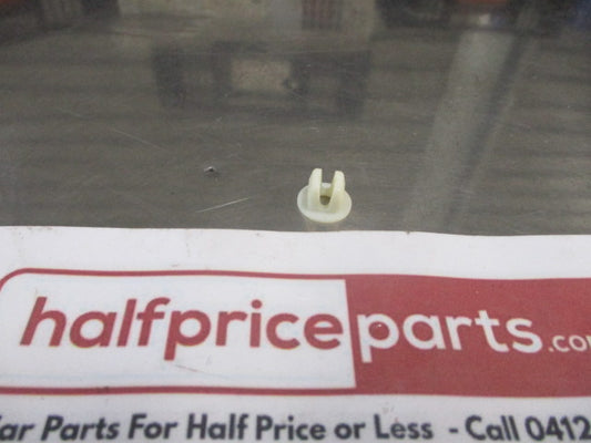 Mitsubishi Magna Genuine Drip Moulding Grommet New Part