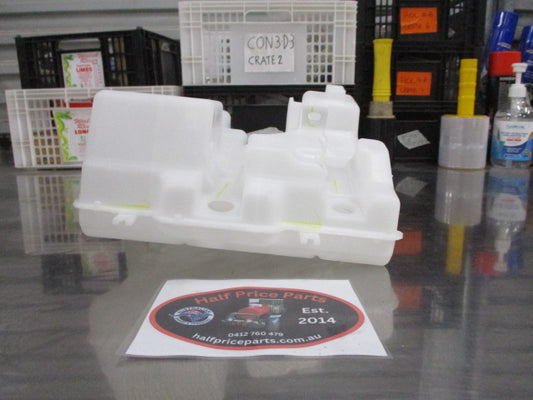 Mitsubishi Pajero Genuine Windscreen Washer Tank New Part