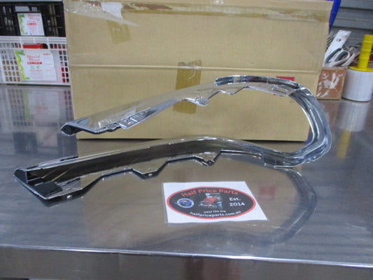 Mitsubishi Montero Sport Genuine Right Hand Front Chrome Headlight Bezel New Part