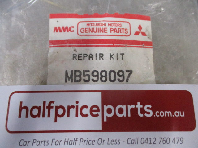 Mitsubishi Triton/Pajero Genuine Stabilizer Link Kit New Part