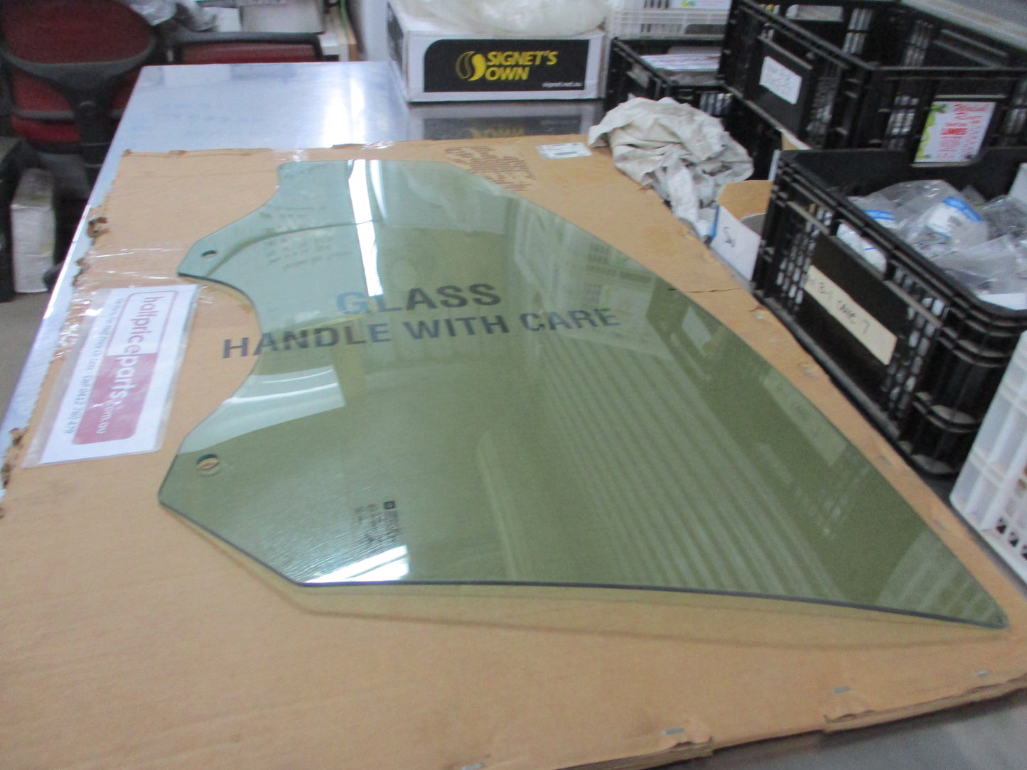 Holden Equinox Genuine Front Passenger Window Glass New Part