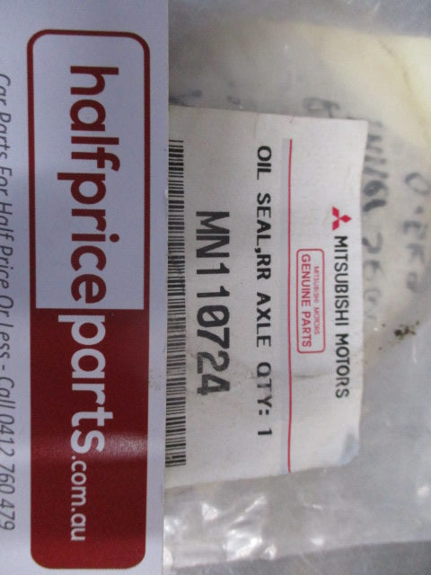 Mitsubishi Triton Genuine Rear Axle Inner Oil Seal New Part