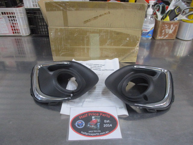Mitsubishi Outlander Sport Genuine Chrome Fog Light Bezel Pair New Part