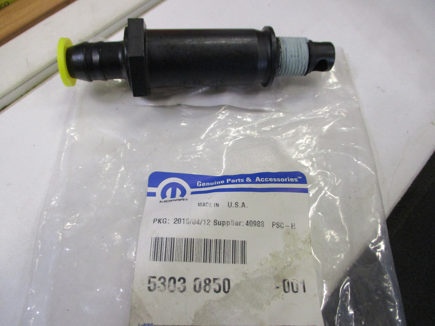 Mopar Dodge Ram1500-Dakota-Jeep Grand Cherokee-Liberty Genuine Crank Case Breather New Part