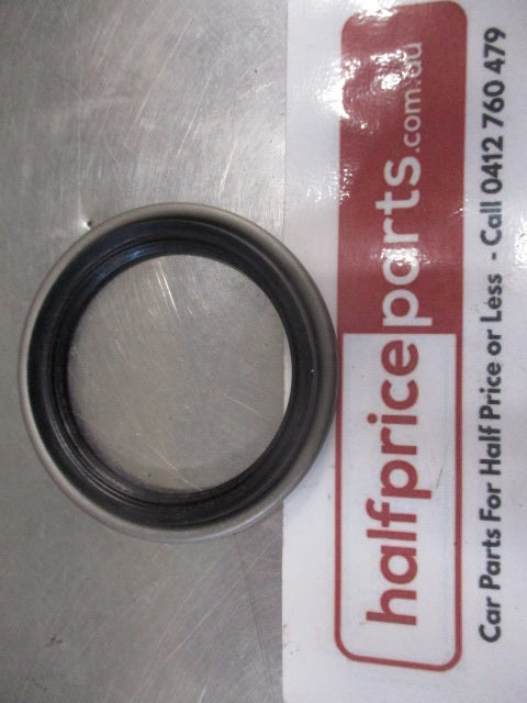 Mitsubishi Magna Genuine Front Hub Oil Seal New Part