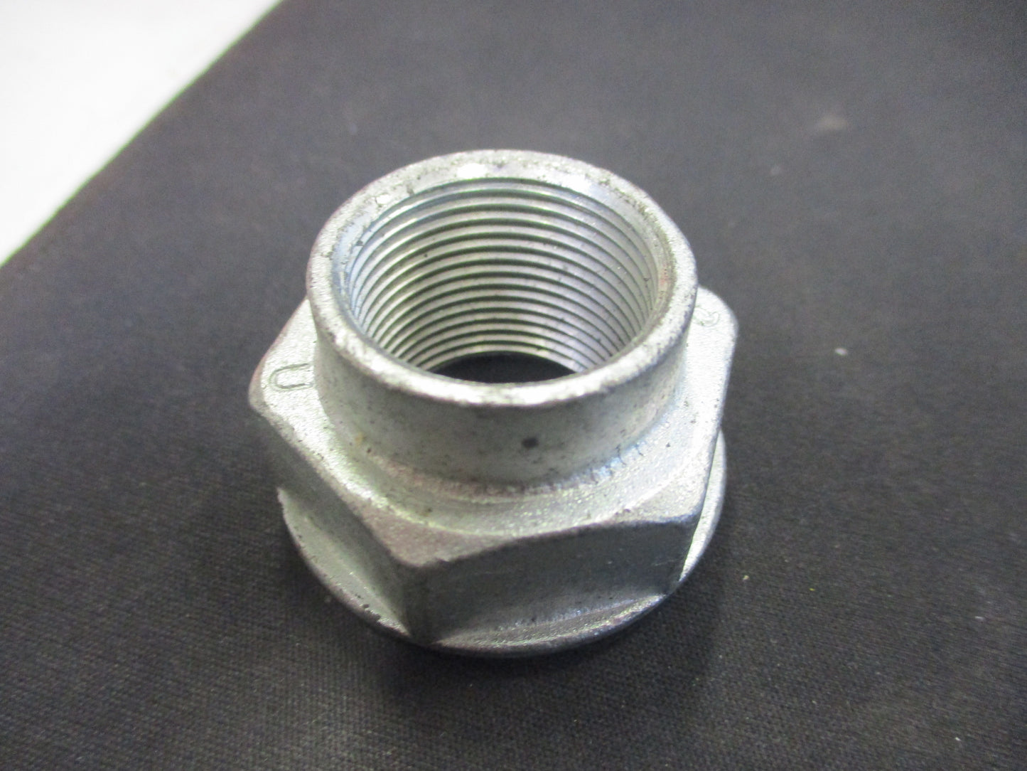 Jeep Renegade-Alfa Giulietta/Spider/4C Genuine Front Wheel Bearing Nut New Part