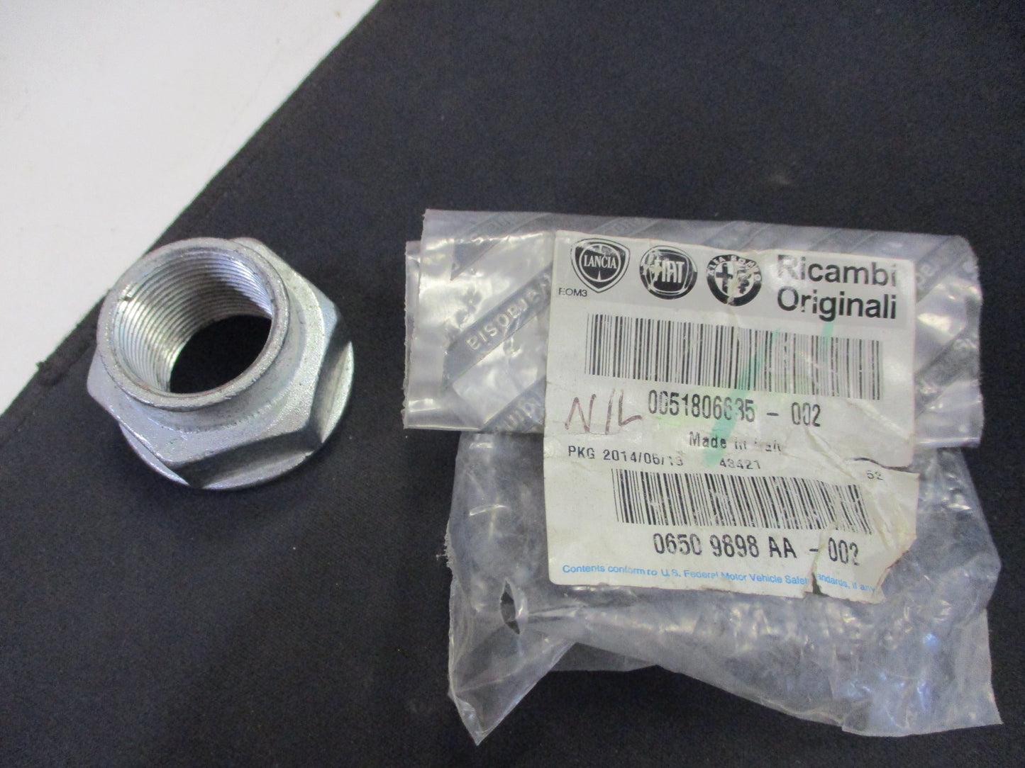 Jeep Renegade-Alfa Giulietta/Spider/4C Genuine Front Wheel Bearing Nut New Part