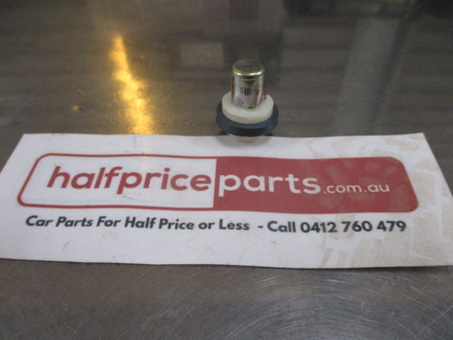 Mitsubishi Pajero Genuine Front Diff Plug Breather Replacement New Part