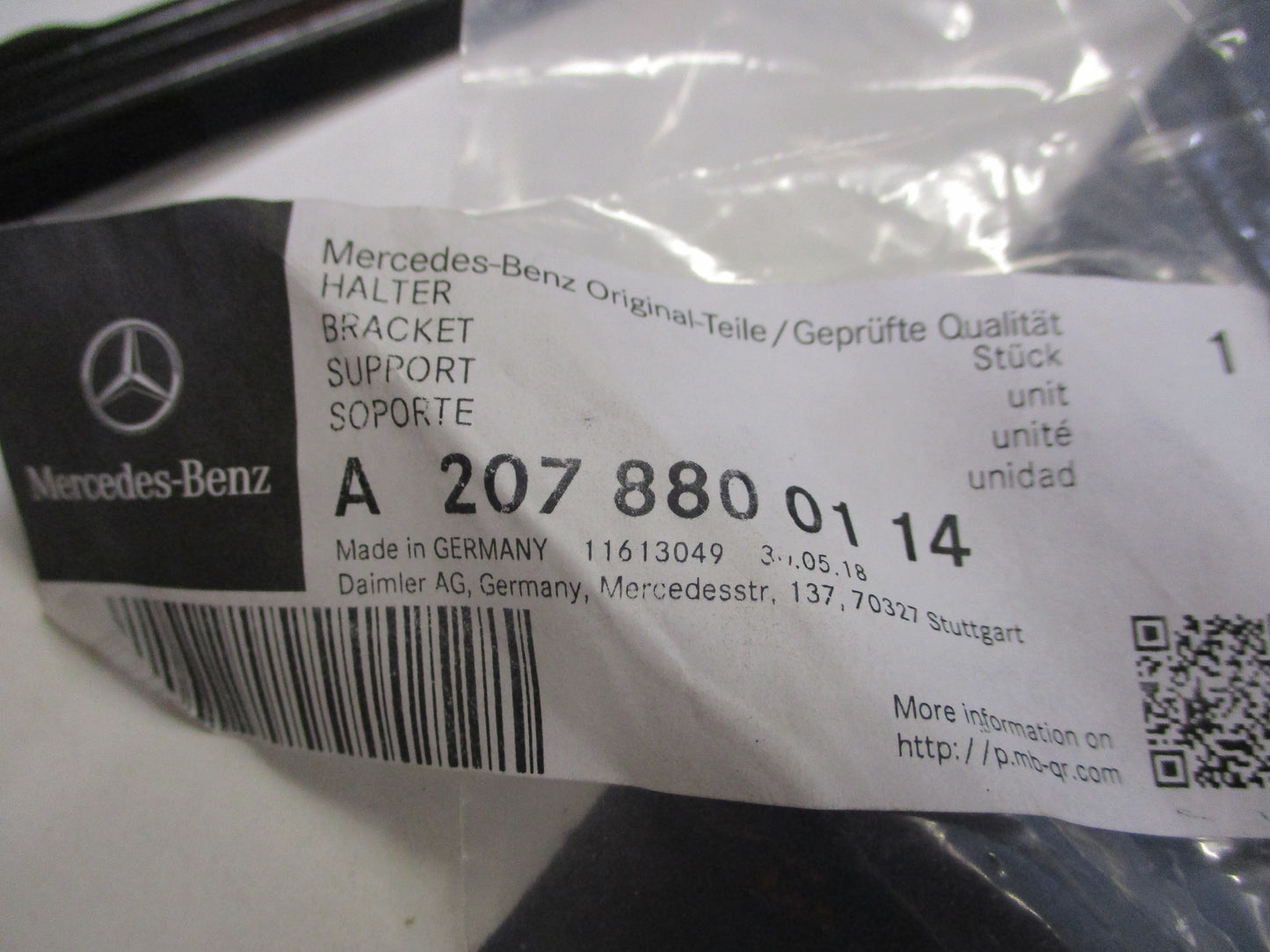 Mercedes Benz W207 Genuine Left Hand Front Bumper Mounting Bracket New Part