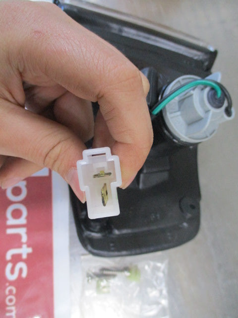 TYC Front Right Hand Corner Indicator Light Suitable For Ford KE Laser New Part
