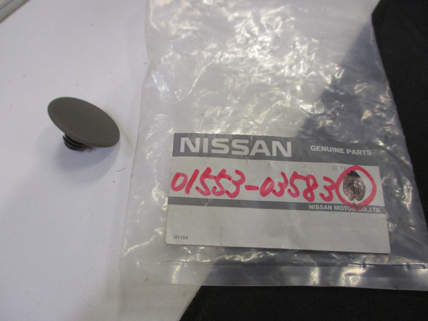 Nissan Y61 Patrol Genuine Trim Clip New Part