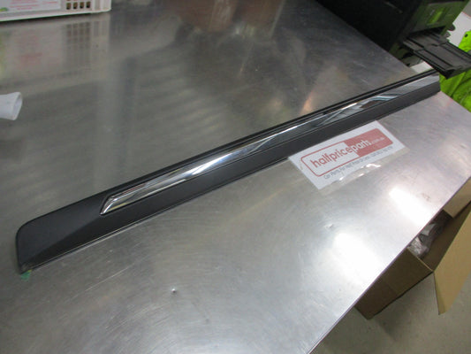 Nissan X-Trail T32 Genuine Right Hand Front Door Moulding New Part