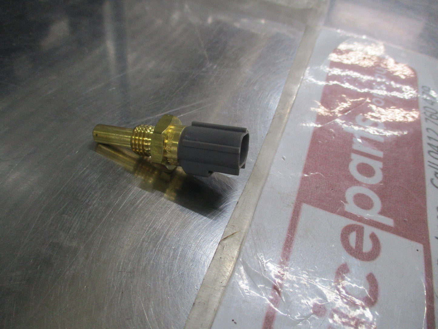 Mazda 2/3/6//626/CX-5/MX-6/RX-8 Genuine Engine Coolant Temperature Sensor New Part