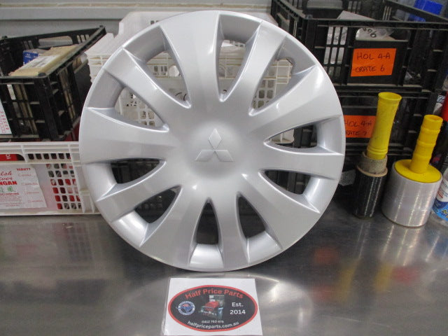 Mitsubishi Lancer Sedan Genuine 15 Inch Hub Cap Silver 10 Spoke New Part