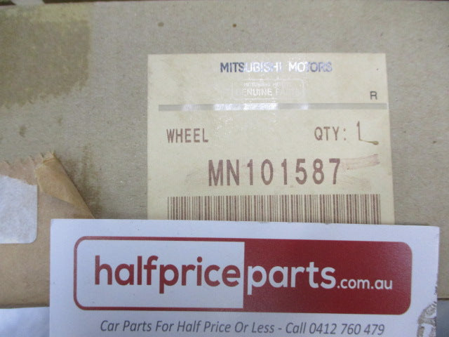 Mitsubishi Lancer Sedan Genuine 15 Inch Hub Cap Silver 10 Spoke New Part