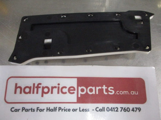 Mitsubishi Outlander Genuine Body D-Pillar Bracket Silencer Rear End New Part