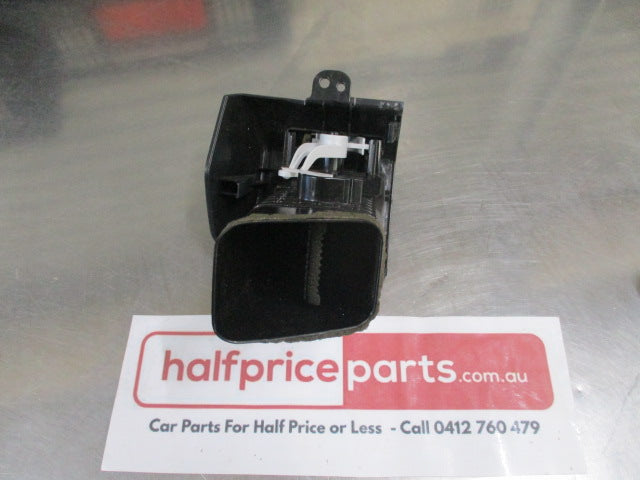 Toyota Prado 120 Series Genuine Left Hand Outer Front Air Vent Assembly New Part
