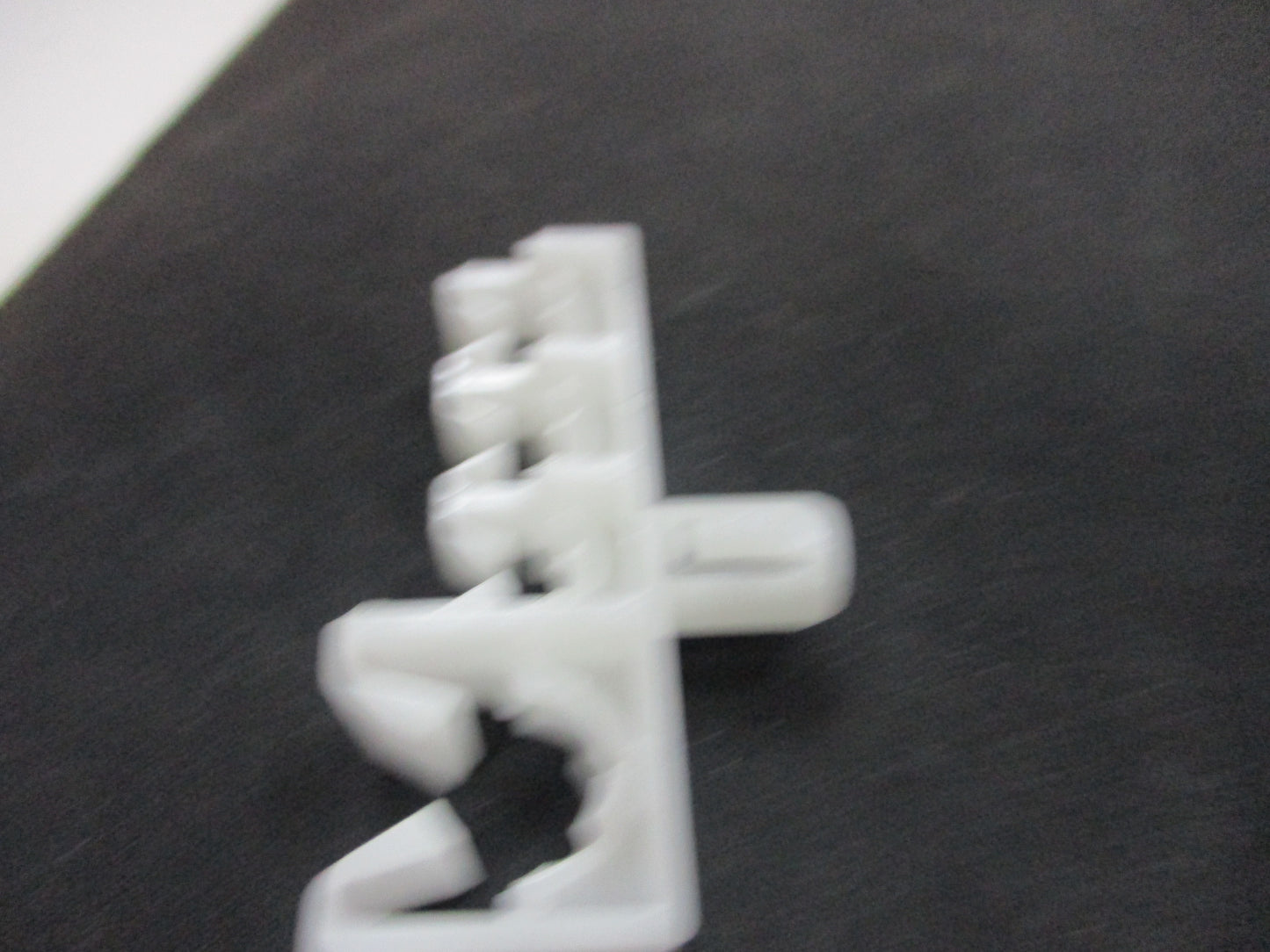 Isuzu NKR Truck Genuine Oil Pipe Fixing Block New Part