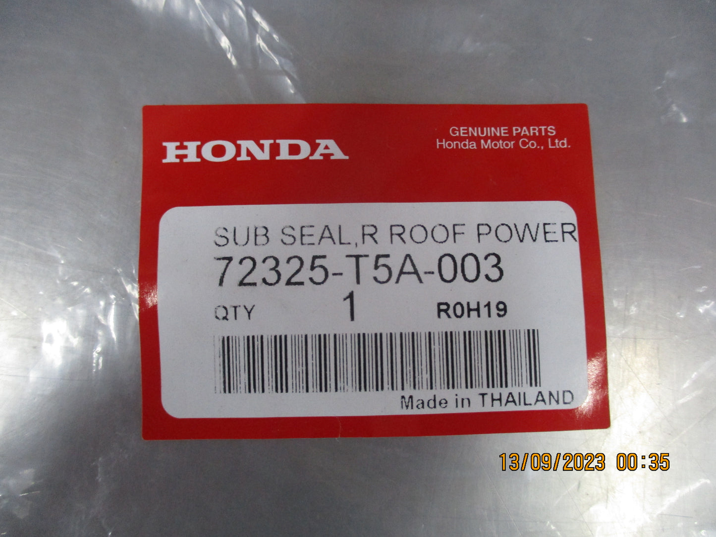 Honda Jazz GK4 Genuine Drivers Side Roof Sub Seal New