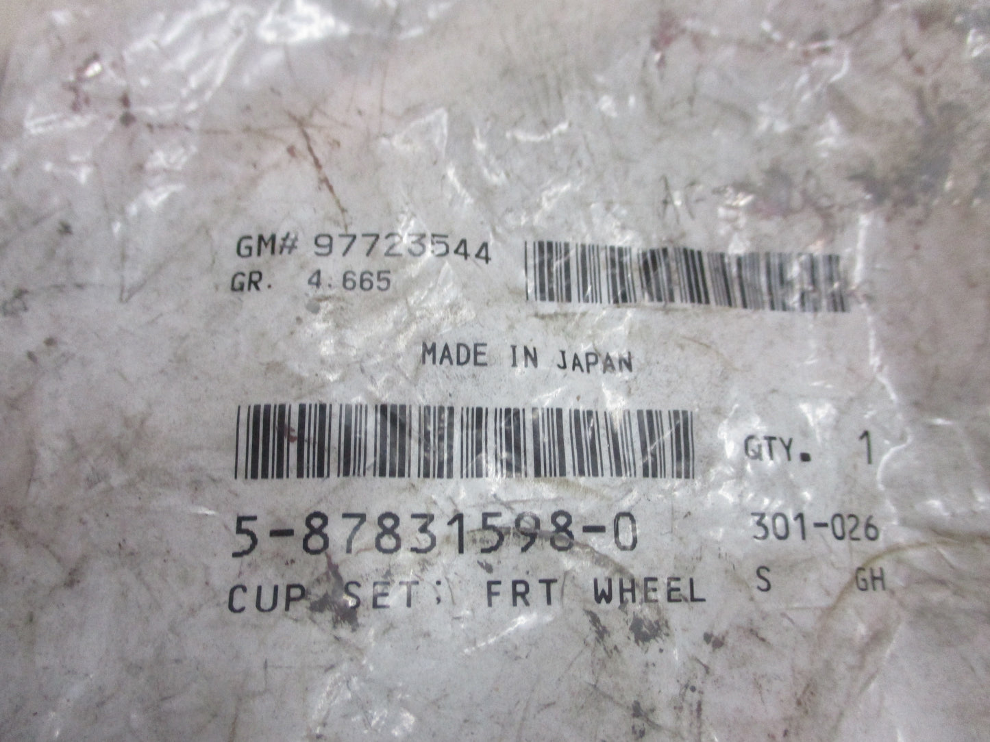 Isuzu NPR Genuine Front Wheel Cup Set New Part